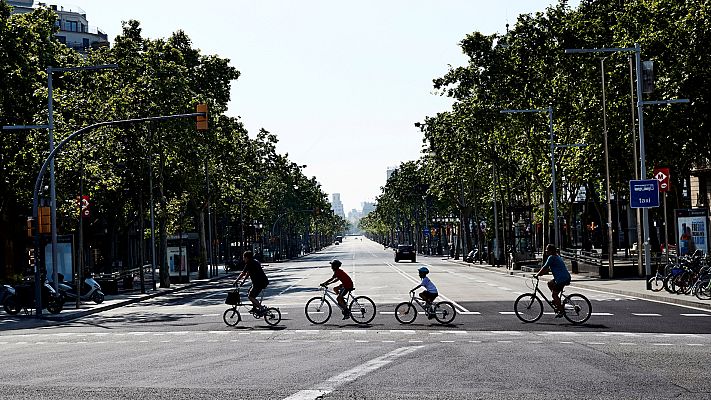 Especial Coronavirus - El Gobierno advierte que habrá que "pensar mejor los espacios urbanos y reorganizar los transportes"