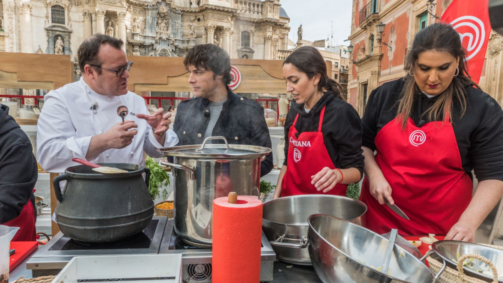 Qué hace un columpio sexual en Masterchef 8? 