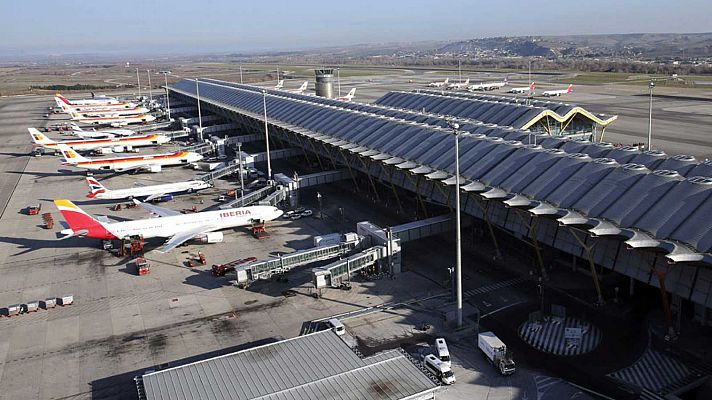 Barajas repleto de aviones en 'cuarentena'