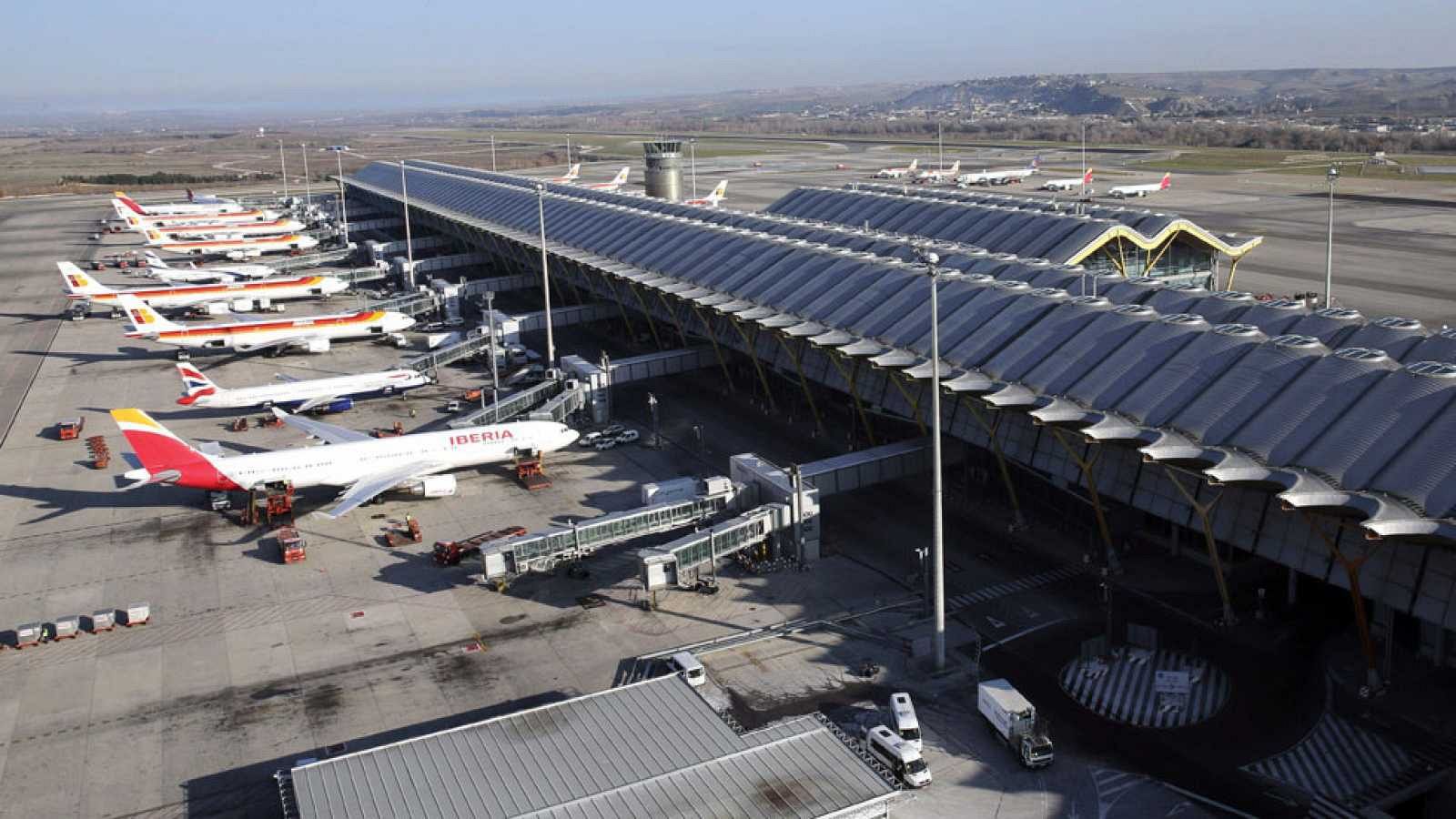 El aeropuerto de Barajas se convierte en un parking de aviones en 'cuarentena'