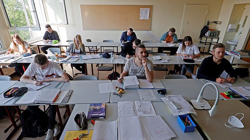 Berlín reabre las aulas para los alumnos de secundaria