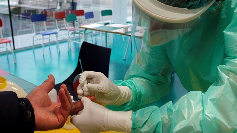 El estudio de seroprevalencia en 36.000 hogares españoles, diseñado por el Ministerio de Sanidad, arranca este lunes 27 de abril para conocer la incidencia real del coronavirus en España.¿El estudio estadístico tratará de estimar la prevalencia de in