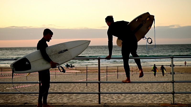 Las playas de Sidney se vuelven a abrir al surf, cinco semanas después