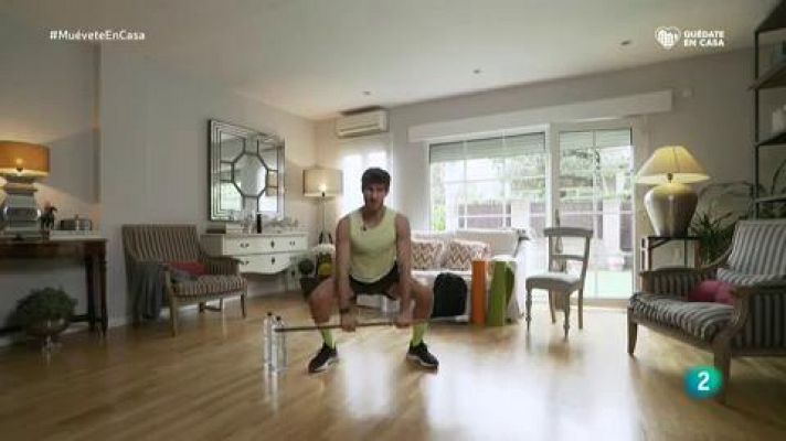 Muévete en casa - Muévete en casa - Calentamiento a base de fuerza y muy análi