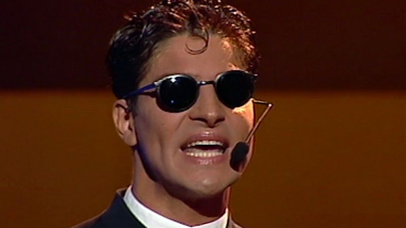 Festival de Eurovisin 2000 - Serafn Zubiri cant "Colgado de un sueo"
