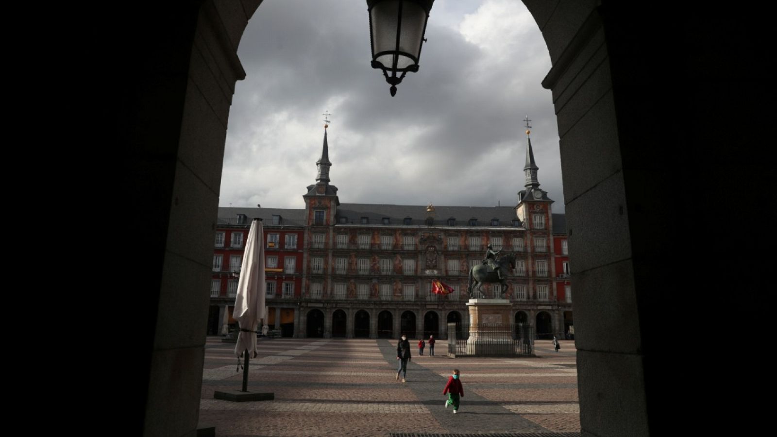 Madrid y Cataluña parten de un punto más complicado para la desescalada