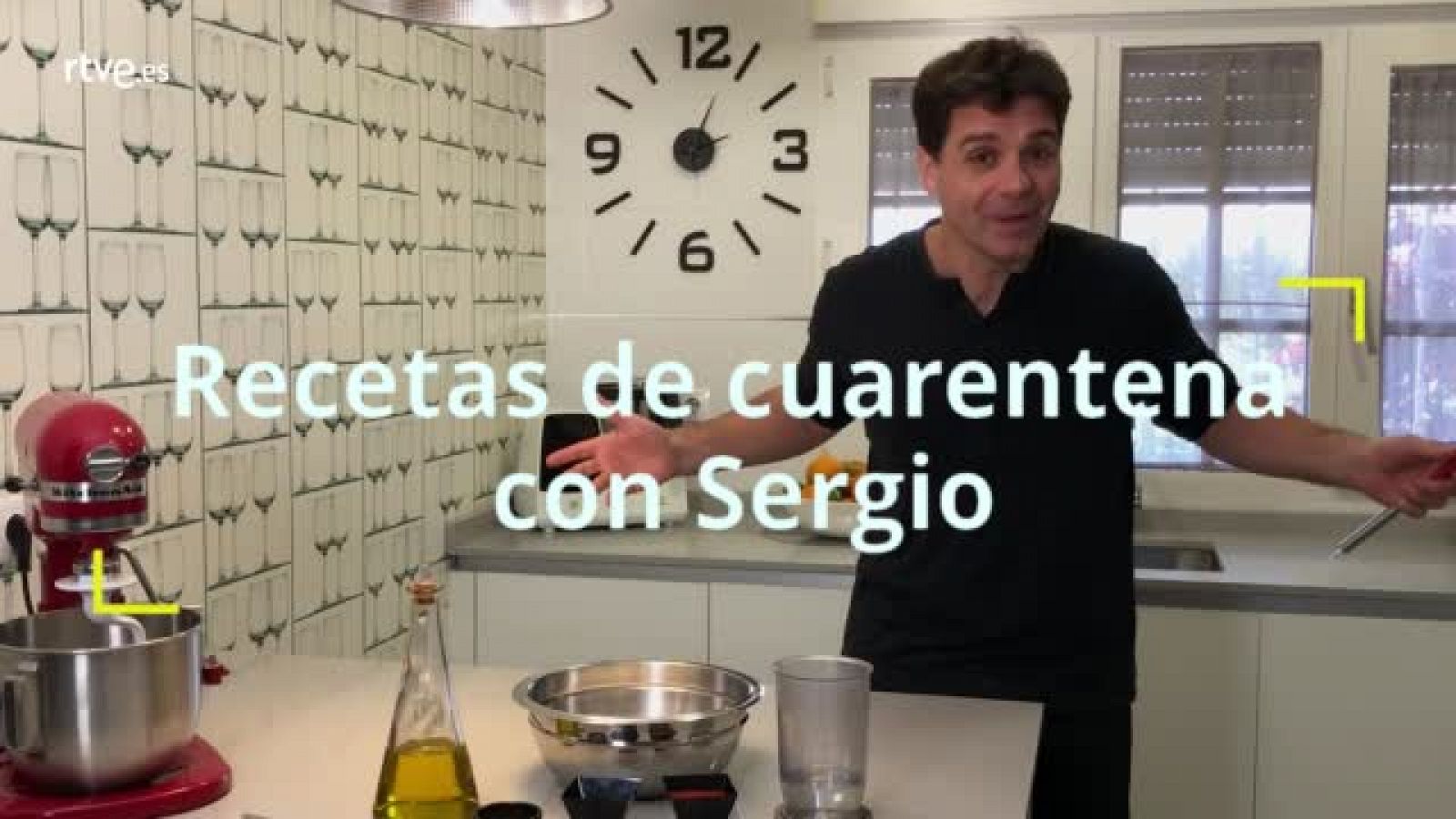 Pan de tomate con ingredientes de casa, con Sergio Fernández