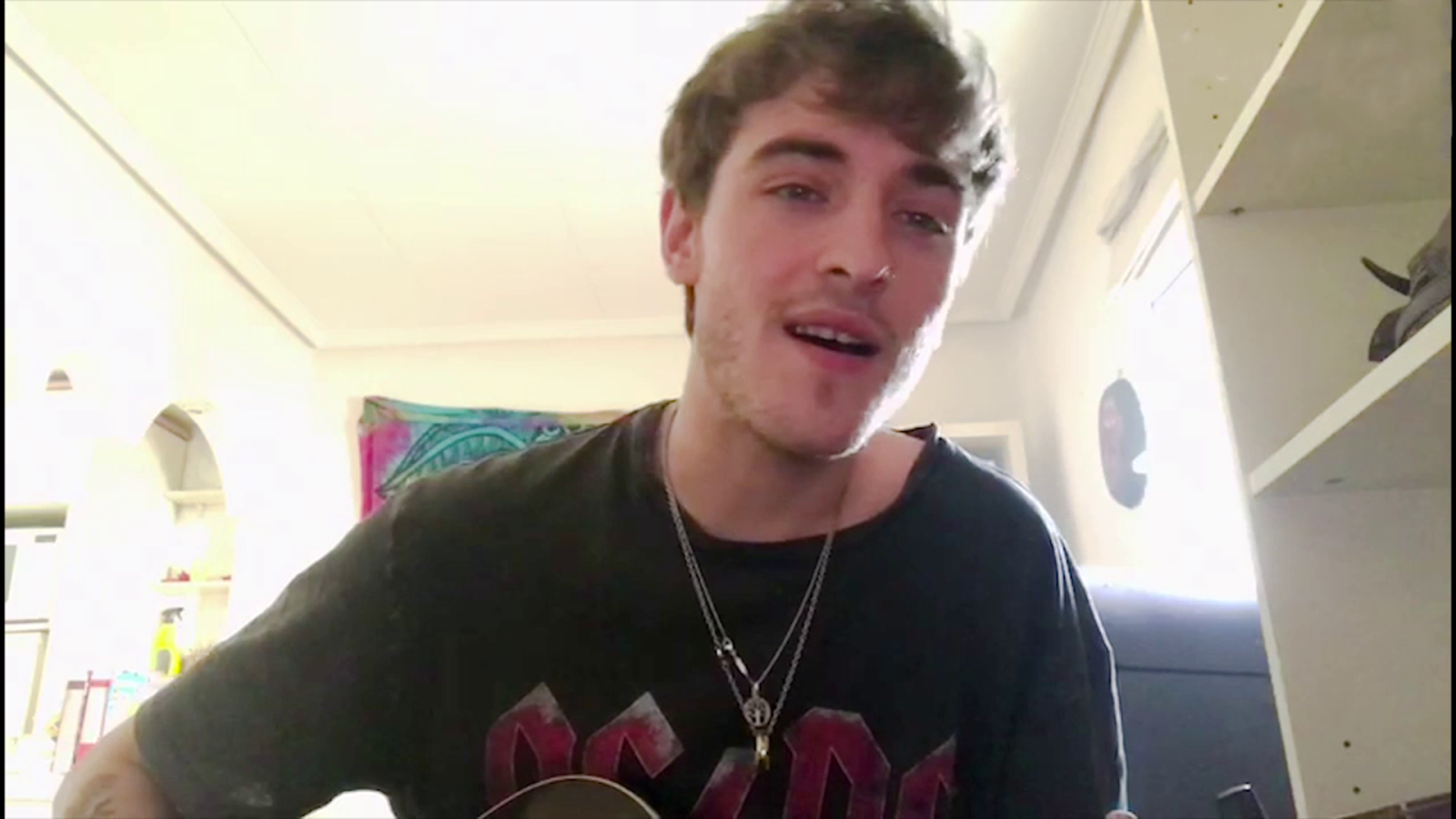 Manel Navarro canta "Do it for your lover"