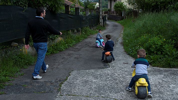 Telediario 1 - Algunos municipios se quejan del plan de desescalada por la referencia de las provincias