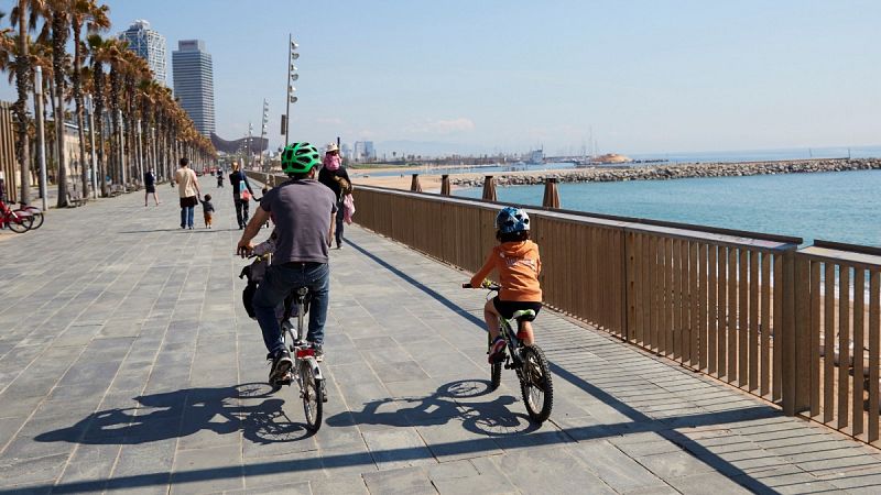 Sanidad prohíbe los desplazamientos en coche o en transporte público para hacer ejercicio