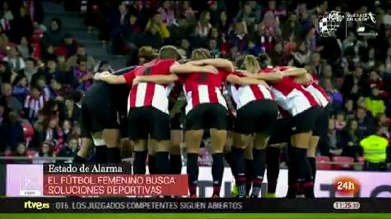 La liga de futbol femenino también espera aclarar su futuro