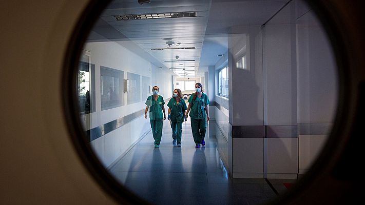 Especial Coronavirus - Las CC.AA. deberán garantizar que "en cinco días" pueden tener una capacidad de "1,5 o dos camas UCI por cada 10.000 habitantes"