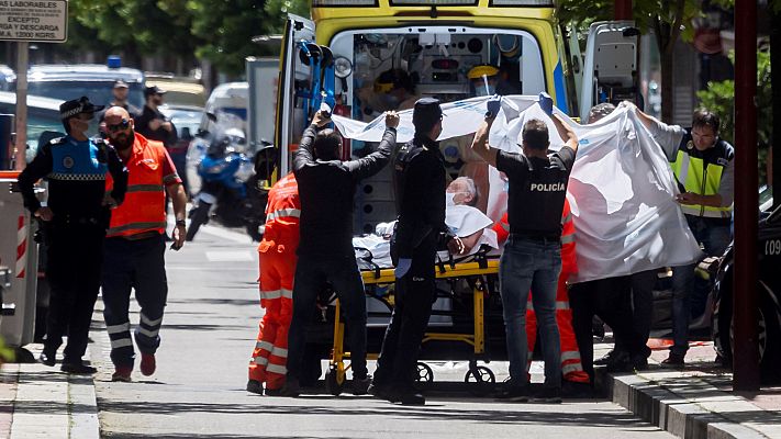 Telediario 1 - Detienen, herido, al octogenario atrincherado en Valladolid tras un tiroteo