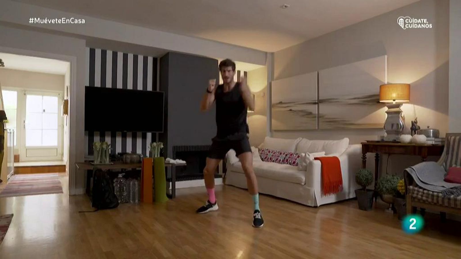 Múevete en casa - ¡Movimientos de combate para calentar el cuerpo!