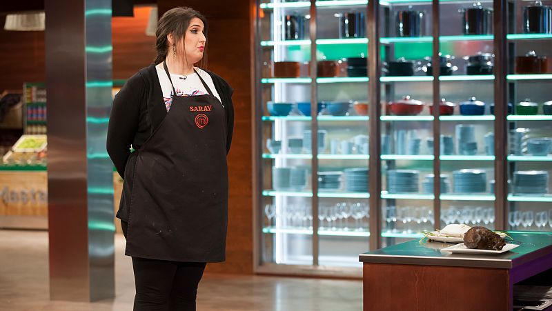 MasterChef 8 - Saray se despide tocando las palmas