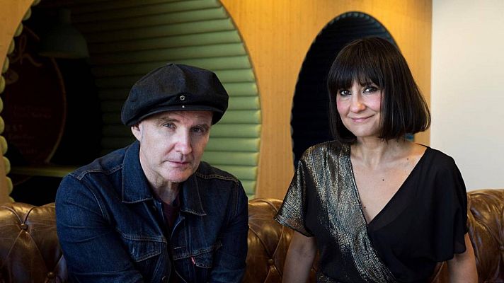 Telediario 1 - Amaral presenta "Ruido", su último sencillo que canta a la esperanza