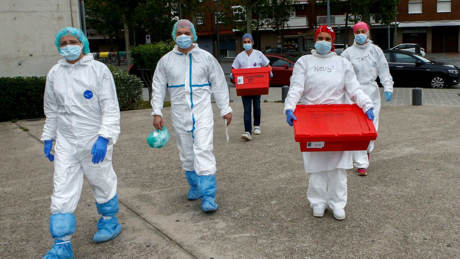 Cuatro hospitales españoles investigan fórmulas para combatir al coronavirus - RTVE.es - Telediario 1 | Ver