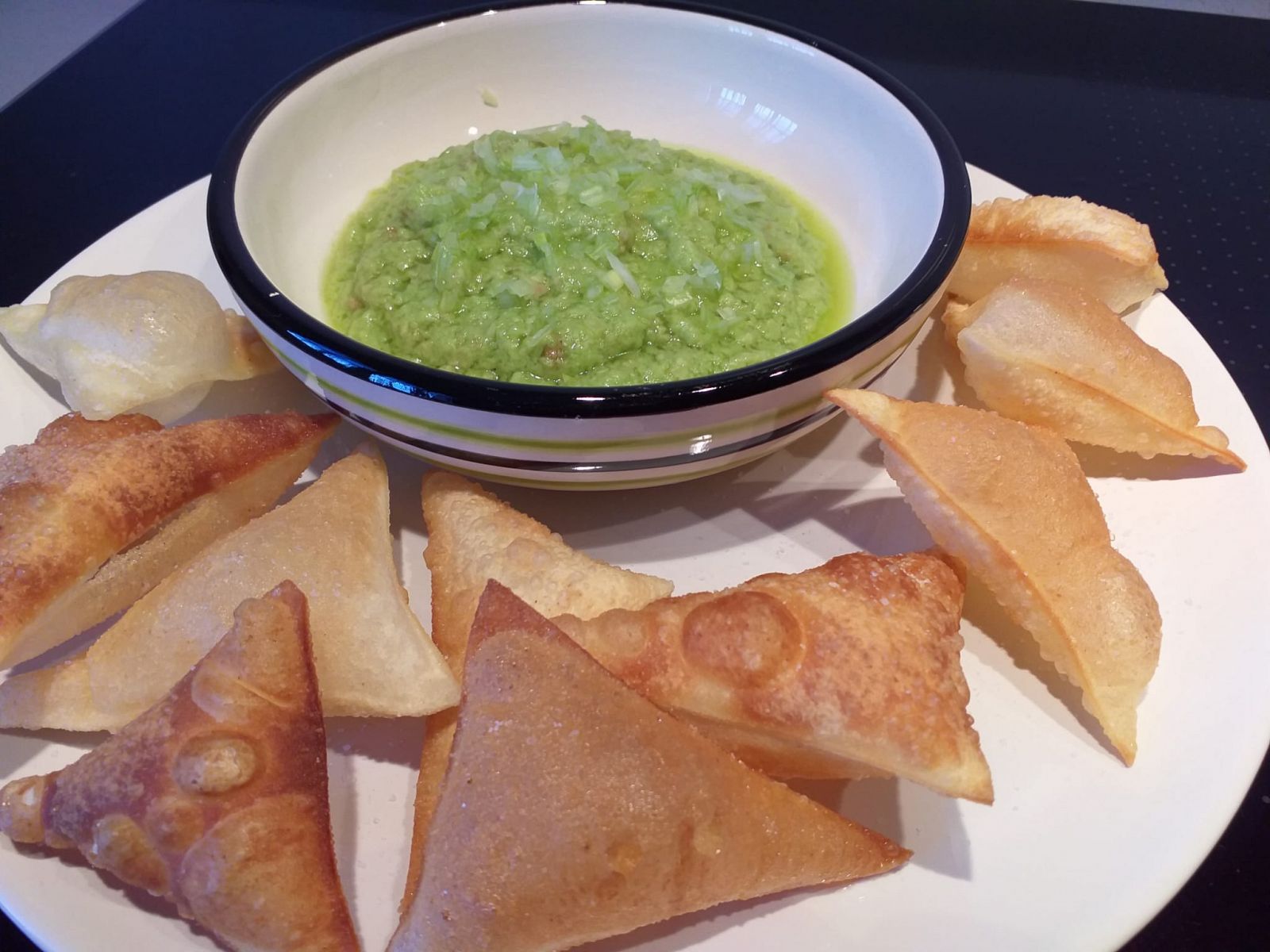 Receta de falsos nachos caseros con guacamole