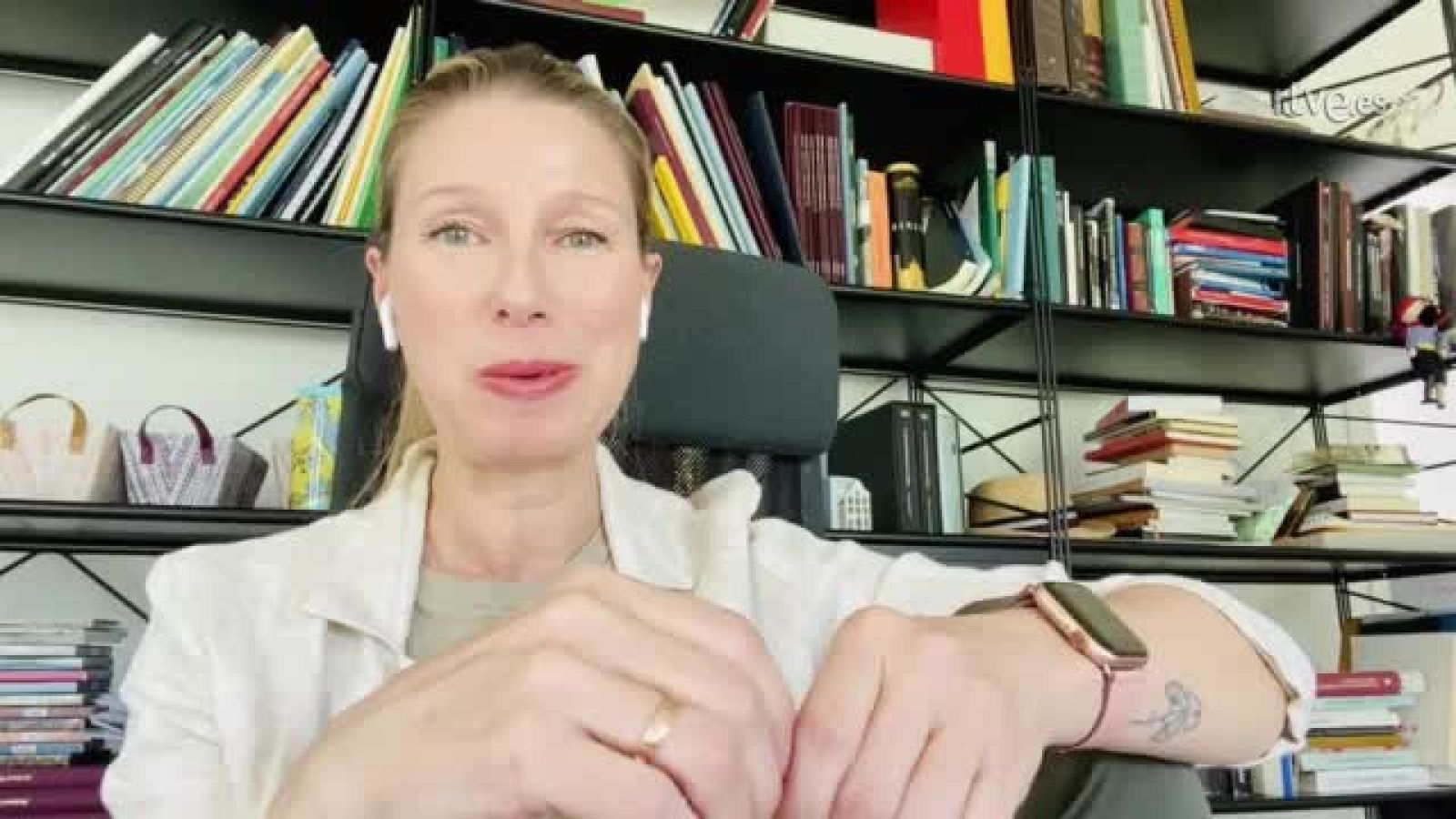 Saludo a Anne Igartiburu a la Asociación de Veteranos RTVE