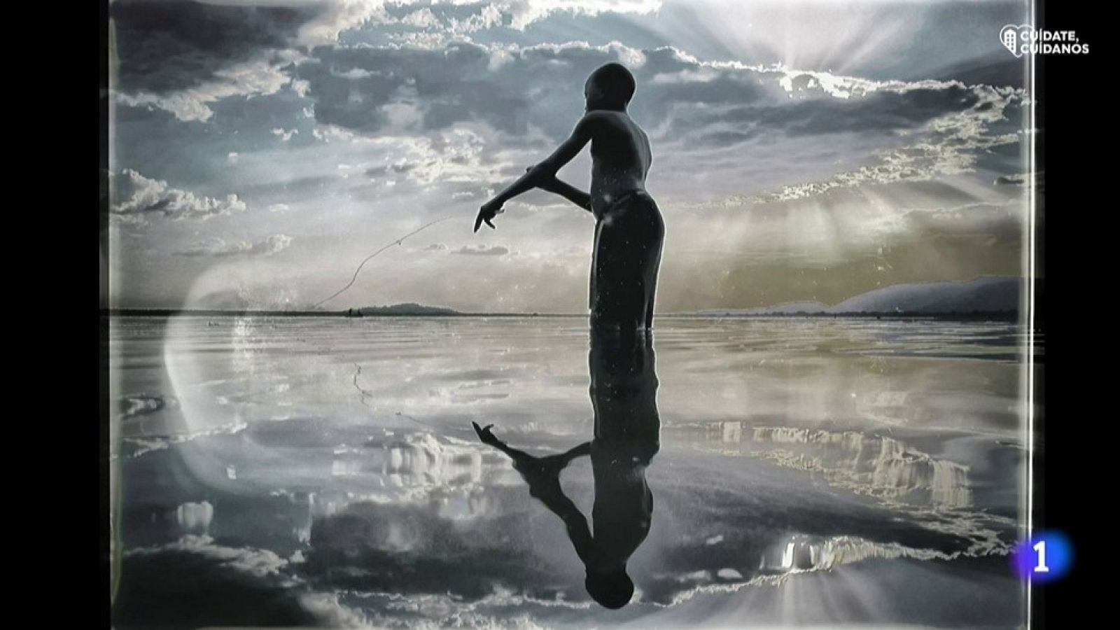 El fotógrafo Manuel Charlón propone a 80 periodistas viajar sin salir de casa