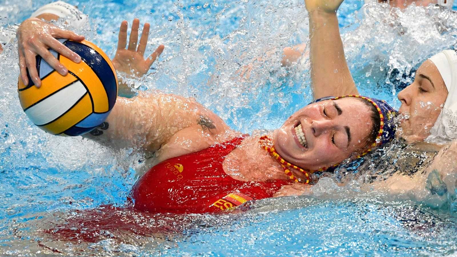 Peluquería y waterpolo: el desconfinamiento de Maica García