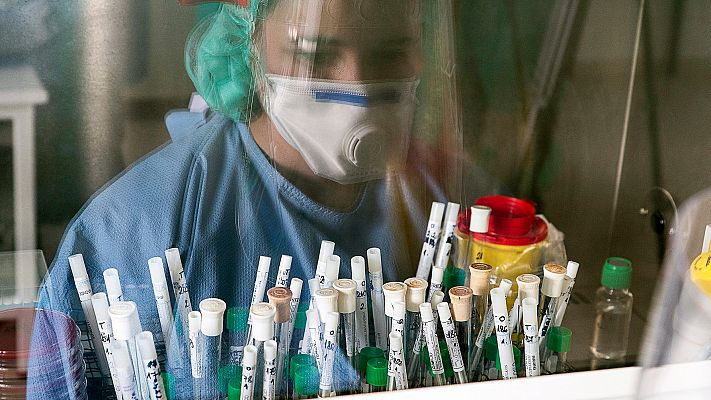 Informativo 24h - El número de pruebas PCR y test de anticuerpos realizados en España se sitúa cerca de los dos millones y medio