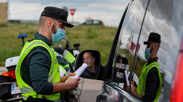 La Guardia Civil multa a 83 personas en Sevilla que estaban apostando en una pelea de gallos clandestina