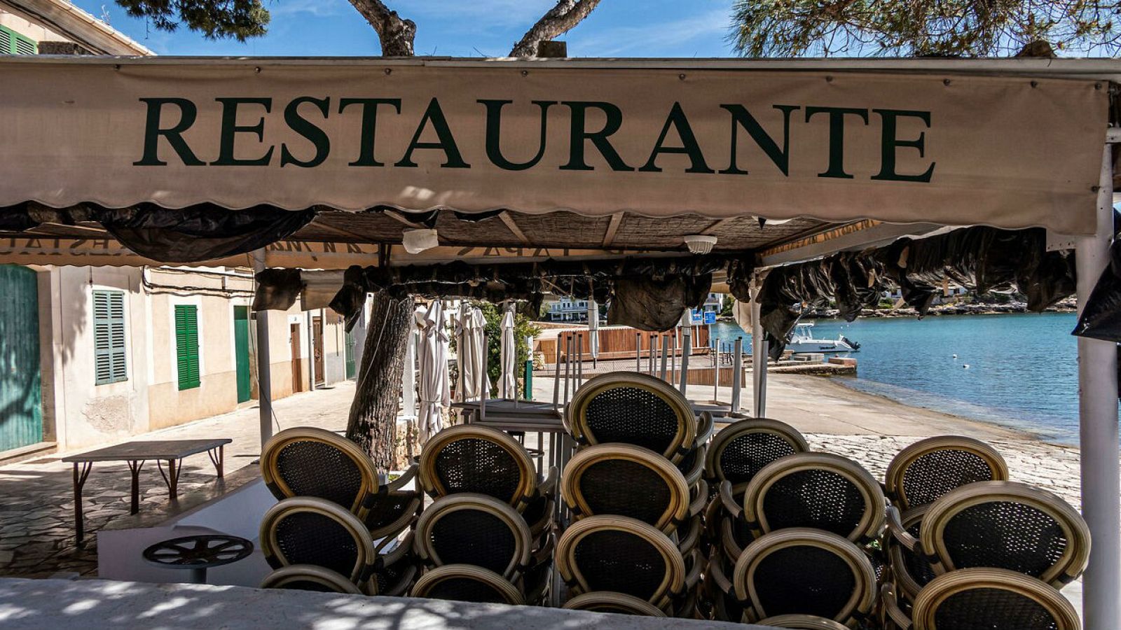 Los sectores turísticos de Baleares y Canarias esperan poder acoger a turistas alemanes lo antes posible - RTVE.es - Telediario 1 | Ver