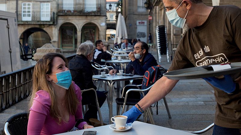 Media España entra el la Fase 1 de la desescalada con alivio de varias medidas del confinamiento