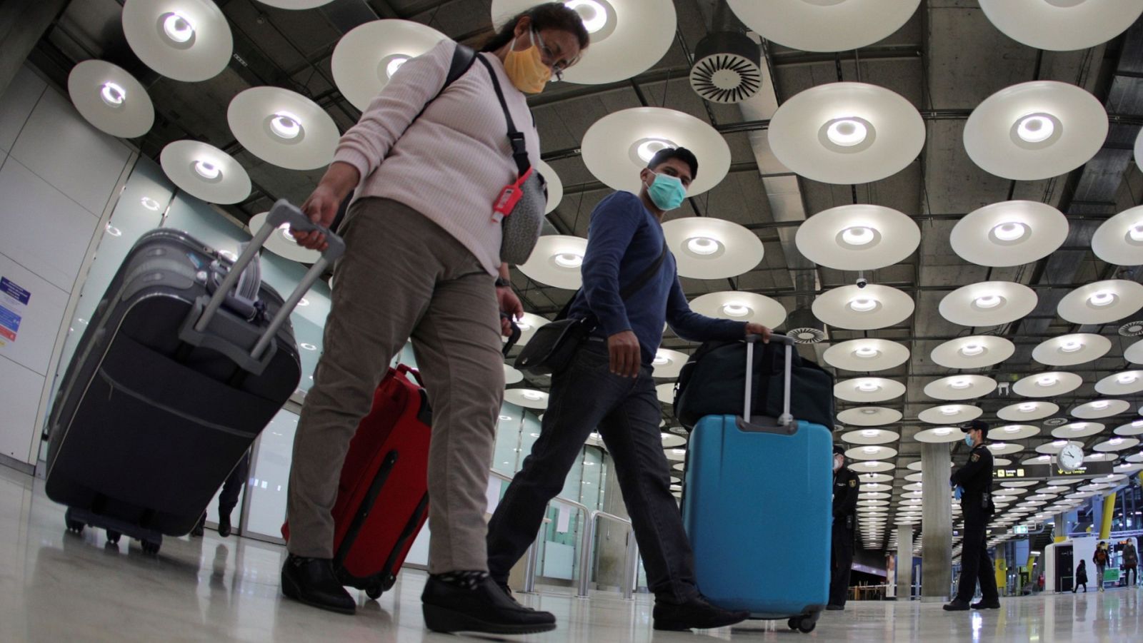 España establece una cuarentena obligatoria de 14 días para viajeros procedentes del extranjero