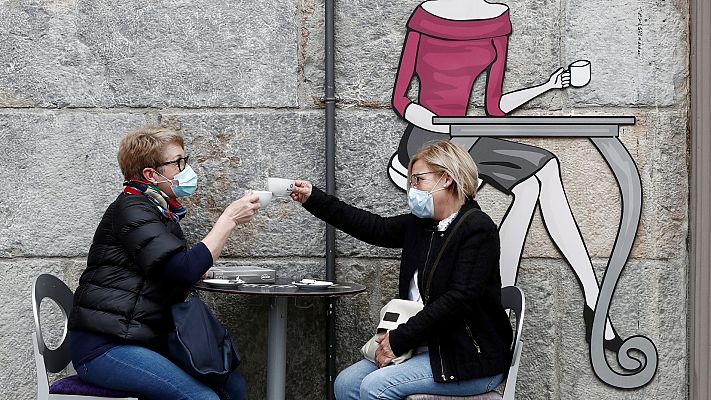 Telediario 1 - Terrazas que incumplen las normas de distancia