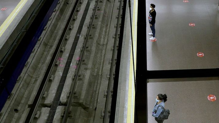 Telediario 1 - Madrid señaliza el transporte público para la Fase 1