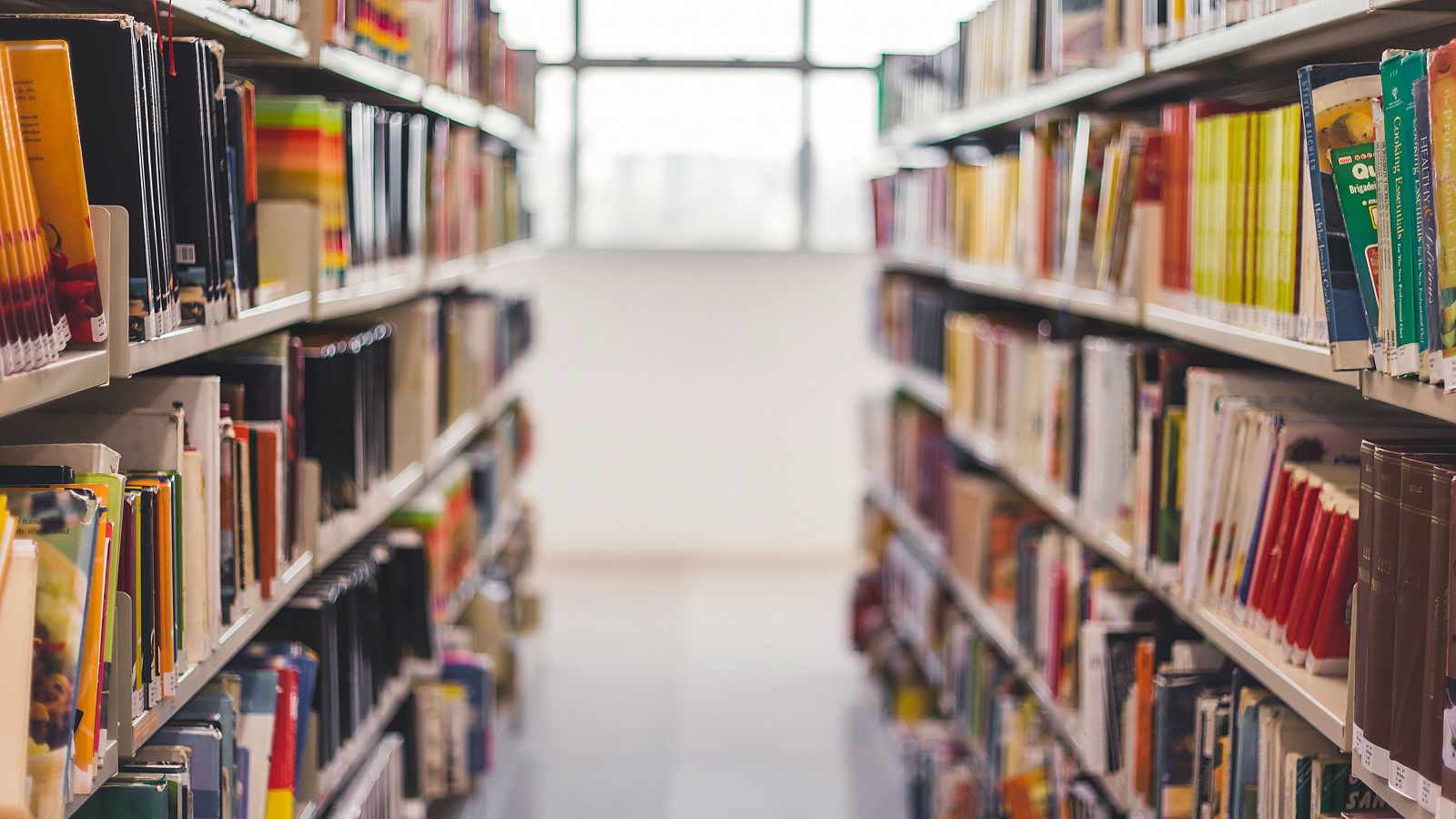 Las bibliotecas de Extremadura recuperan la actividad con la Fase 1 - Modo Digital | Ver