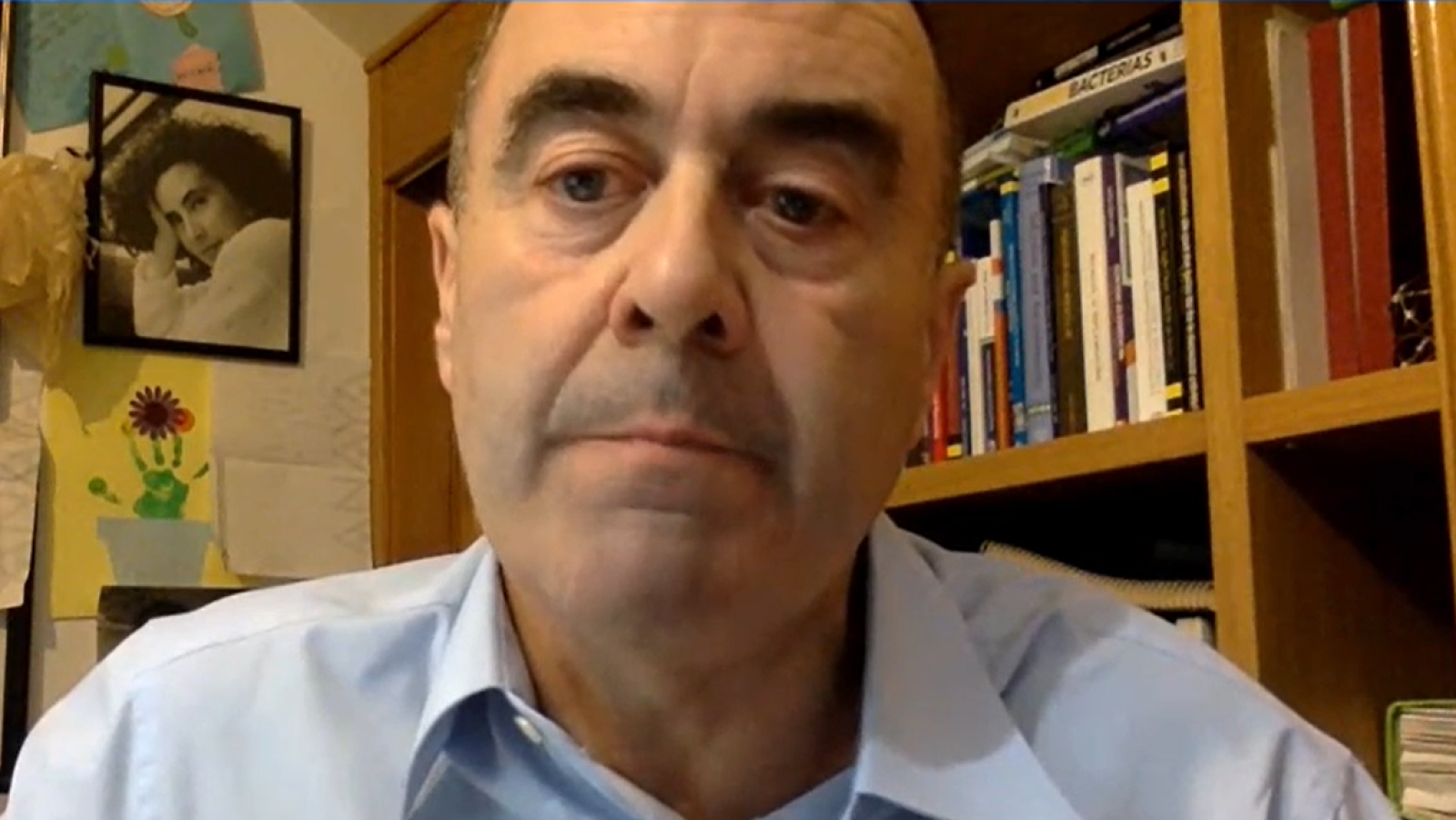 Marcos López Hoyos, de la Sociedad Española de Inmunología asegura que "La detección de anticuerpos no sirve para diagnosticar el coronavirus" - RTVE.es - Telediario 1 | Ver