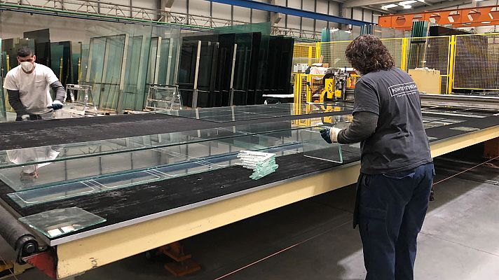 Modo Digital - La empresa tiene capacidad para fabricar unas trescientas mamparas al día