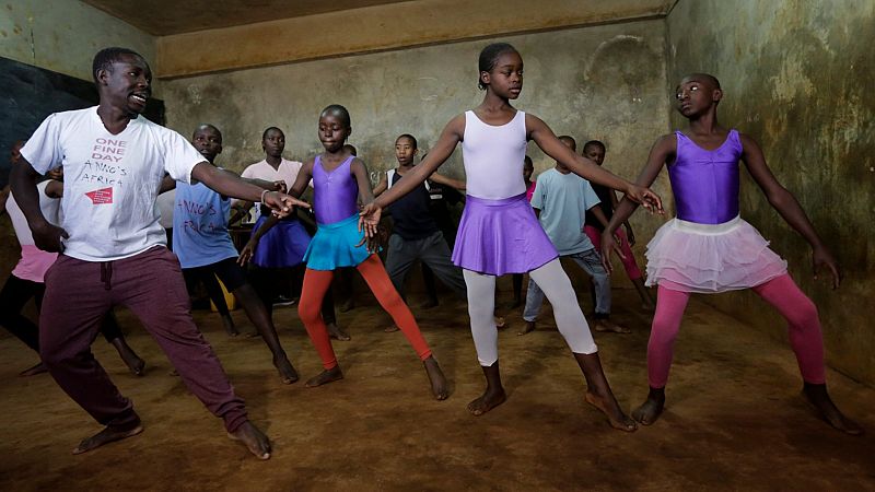 Ballet para huir de la pobreza en Kenia