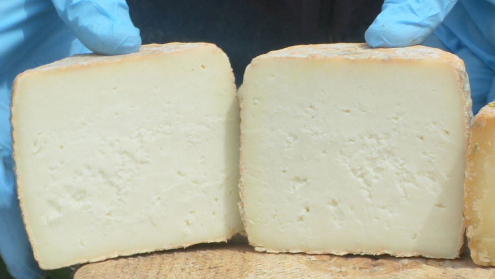 ¿Qué es un queso de granja?