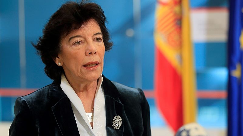 Celaá se reúne este jueves con las comunidades para preparar una 'vuelta al cole' con medidas sanitarias