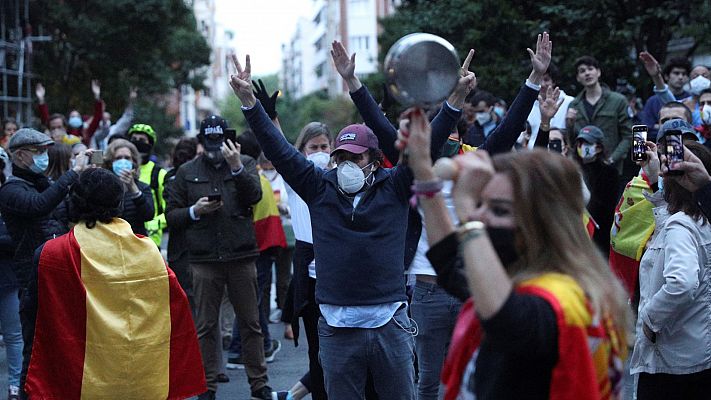 Telediario 1 - Rifirrafe ente el Gobierno de Madrid y la oposición por las manifestaciones en el barrio de Salamanca