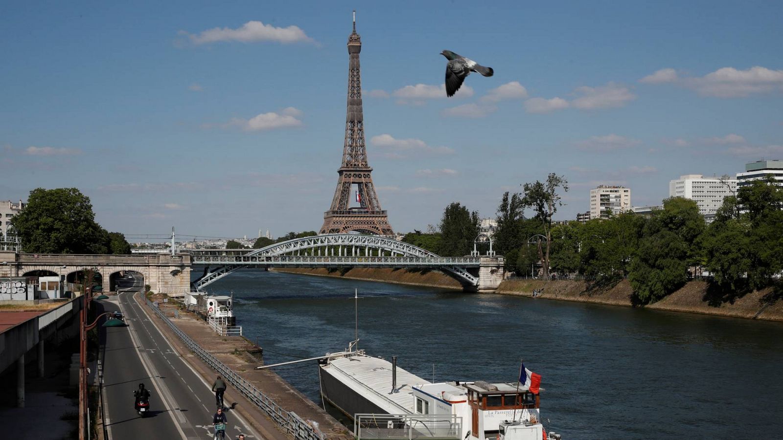 Francia anuncia un plan de 18.000 millones para reactivar el sector turístico