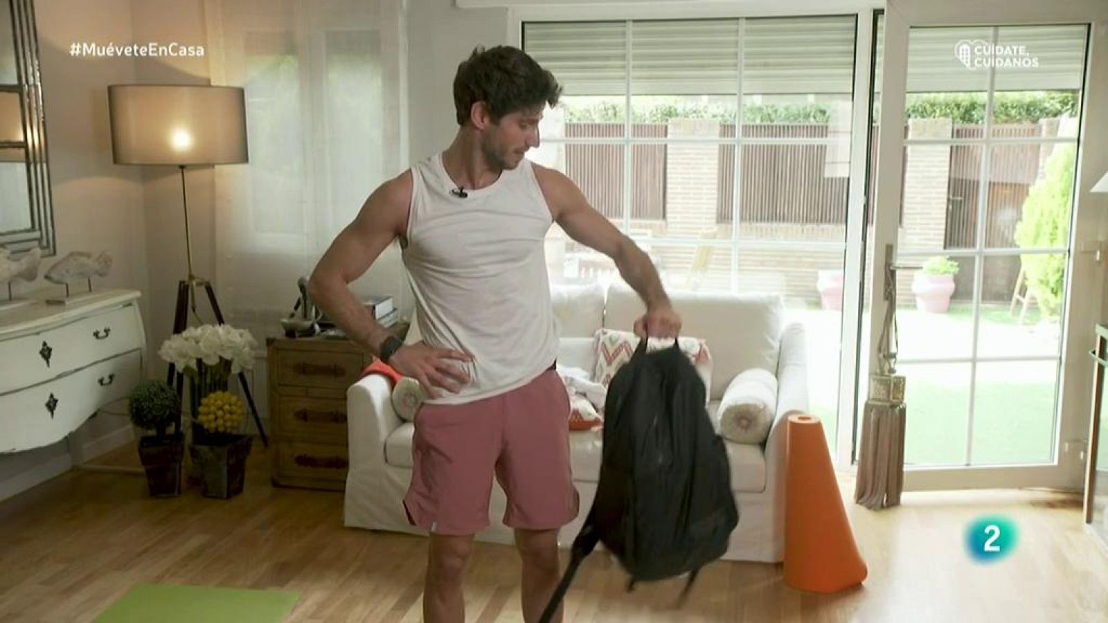 Muévete en casa - Ejercicio 2: Combo de trabajo de piernas y brazos