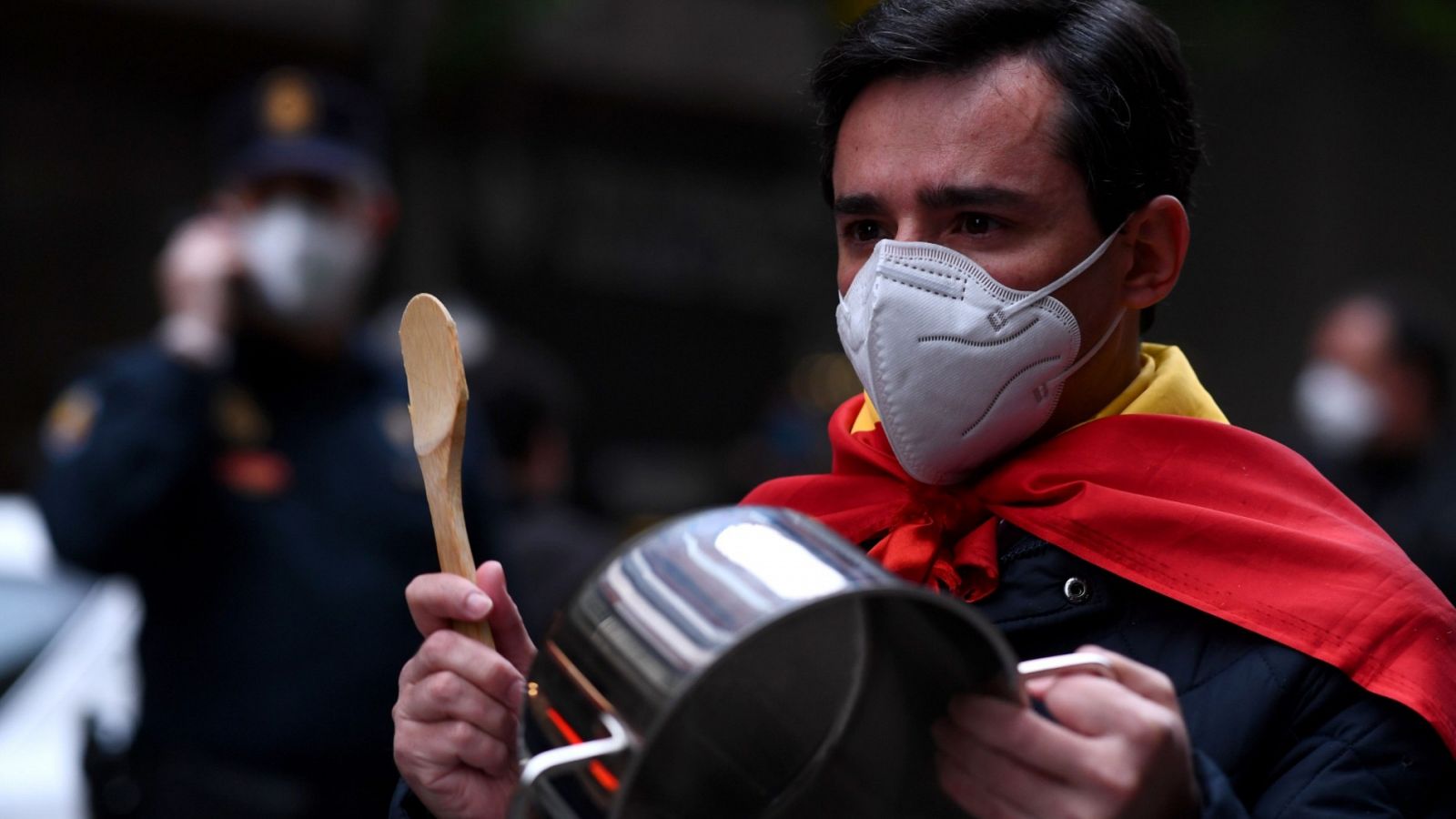 Marlaska llama a los partidos a no alentar manifestaciones que incumplan el estado de alarma y Vox mantiene su apoyo a las protestas  - RTVE.es