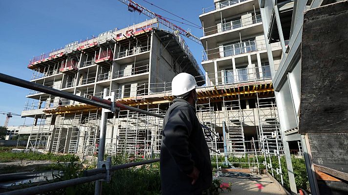 Telediario 1 - La economía de la eurozona se desplomó un 3,8 % en el primer trimestre del año