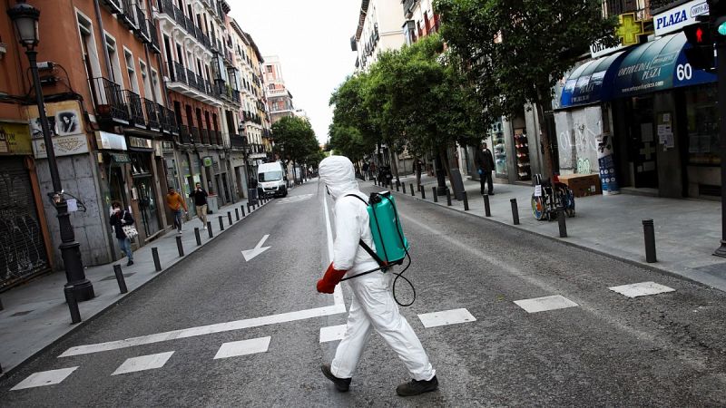 Sánchez insiste en que la desescalada "no es una carrera" y pide "prudencia" a las comunidades