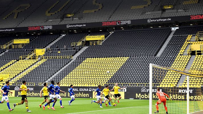 Telediario 1 - Vuelve a rodar el balón en la Bundesliga, pero no al gusto de todos