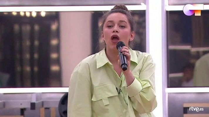 Eva canta "Part Time Lover" 1r pase de micros