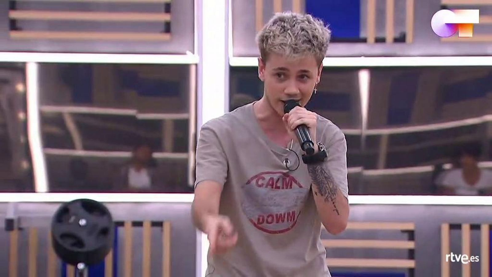 Hugo canta "Mmm Yeah", de Austin Mahone, en el primer pase de micros de la "Gala 10" de Operación Triunfo 2020