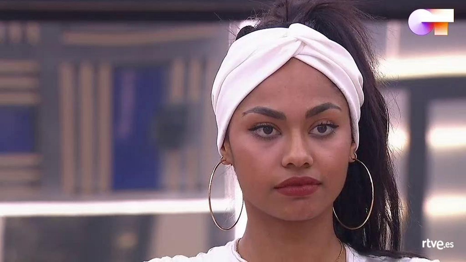 Nia canta "Quimbara", de Celia Cruz en la versión de Jennifer Lopez, en el primer pase de micros de la "Gala 10" de Operación Triunfo 2020