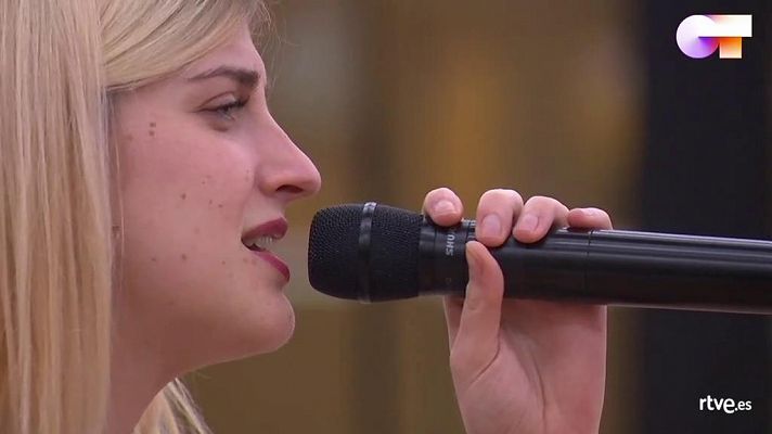Samantha canta "Sueños rotos" 1r pase de micros