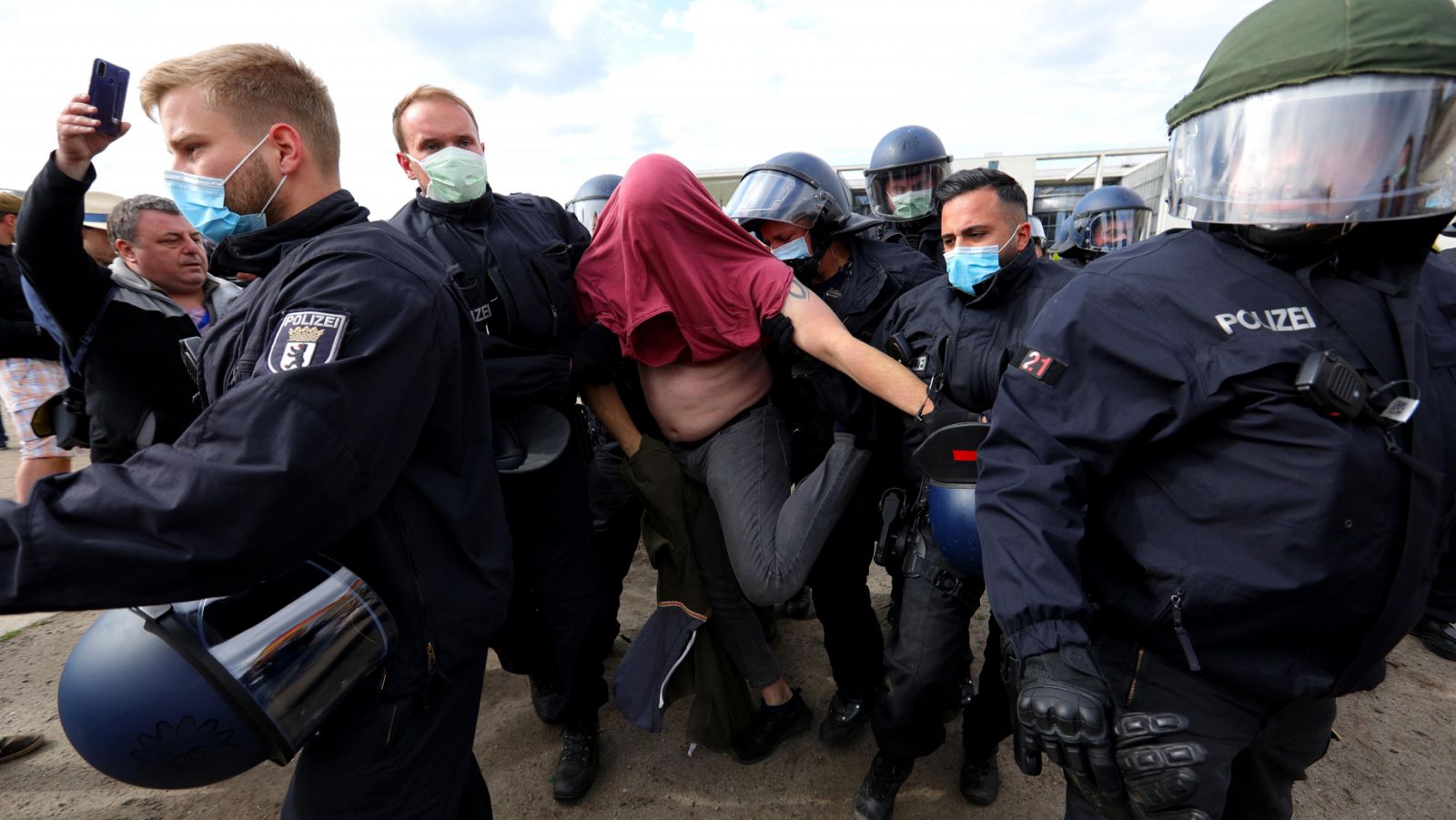 Vídeo: Manifestaciones en Europa contra las medidas de confinamiento - RTVE.es